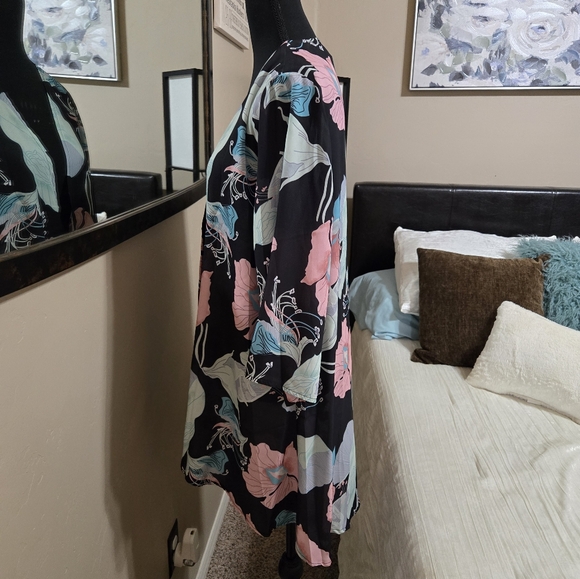 Floral Kimono Cardigan NWT! SizeL - Picture 2 of 6